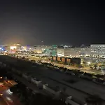 Stay At Shore Residences, Mall Of Asia Complex Stays By Pbyy